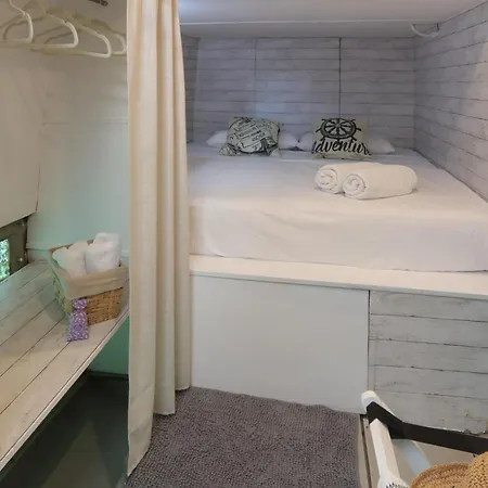 Unique In Barcelona ! Catamaran With A Private Swimming Pool Bateau-hôtel Sant Adrià de Besòs