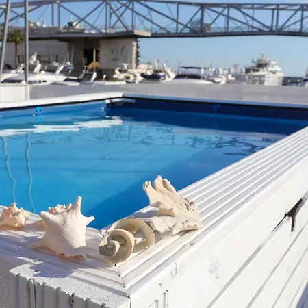 Unique In Barcelona ! Catamaran With A Private Swimming Pool Bateau-hôtel Sant Adrià de Besòs