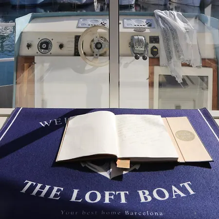 Unique In Barcelona ! Catamaran With A Private Swimming Pool サン・アドリア・デ・ベソス